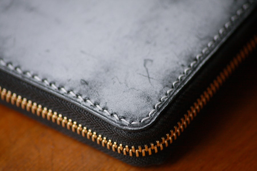 Photo Leather wallet cleaning 