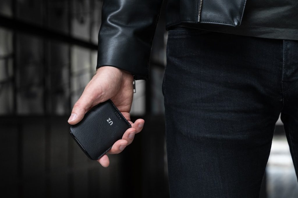 Photo RFID wallet security