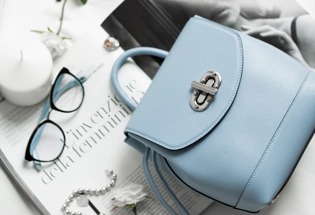 Photo Organized handbag lifestyle